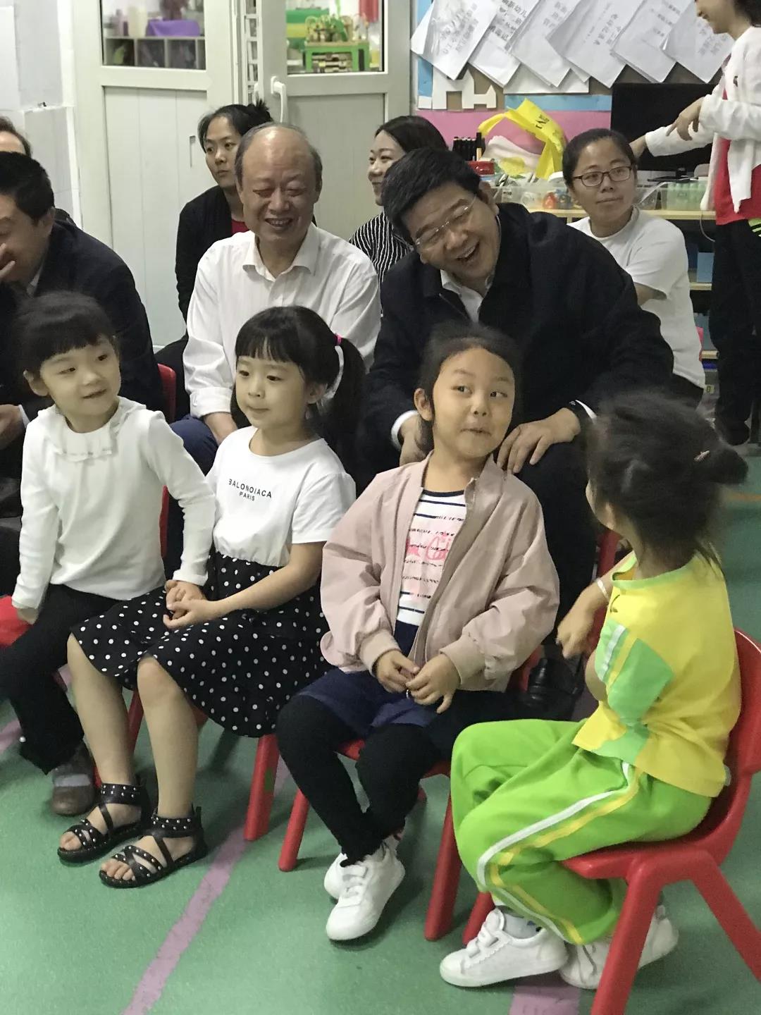山东省教育厅巡视员、全国人大代表张志勇一行莅临三元人格养成法实验园观摩调研